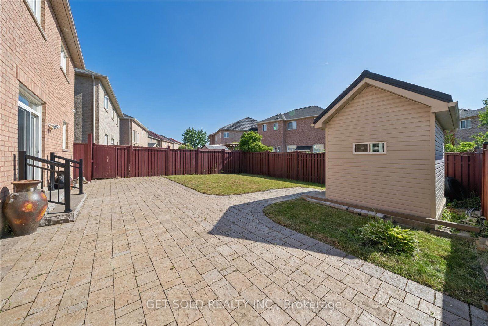 Photo 47 of 135 Earlsbridge Boulevard, Brampton, Fletcher's Meadow — HOMEH