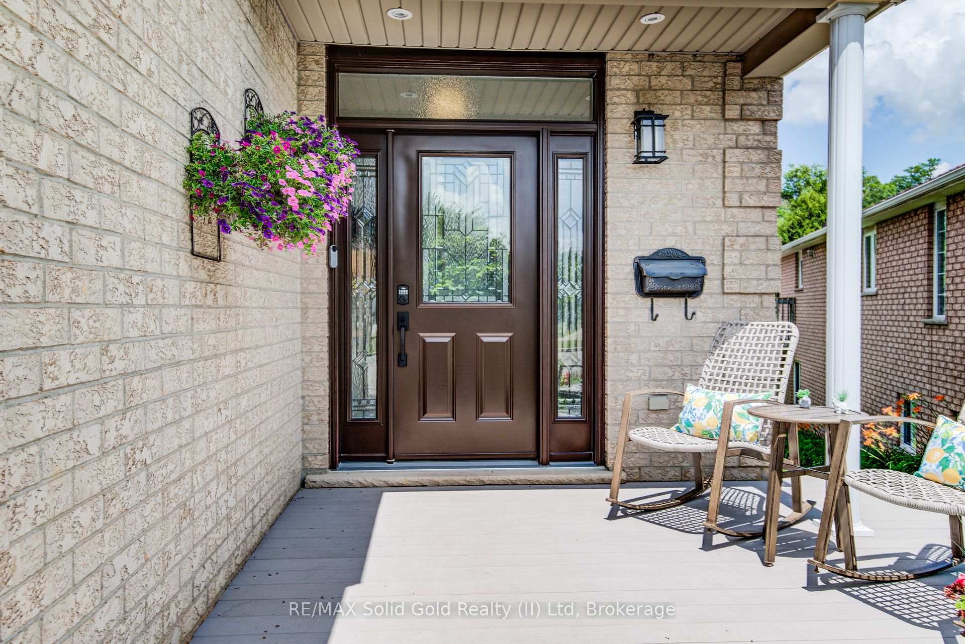 Photo 4 of 110 Glencliffe Court, Kitchener, Grand River North — HOMEH