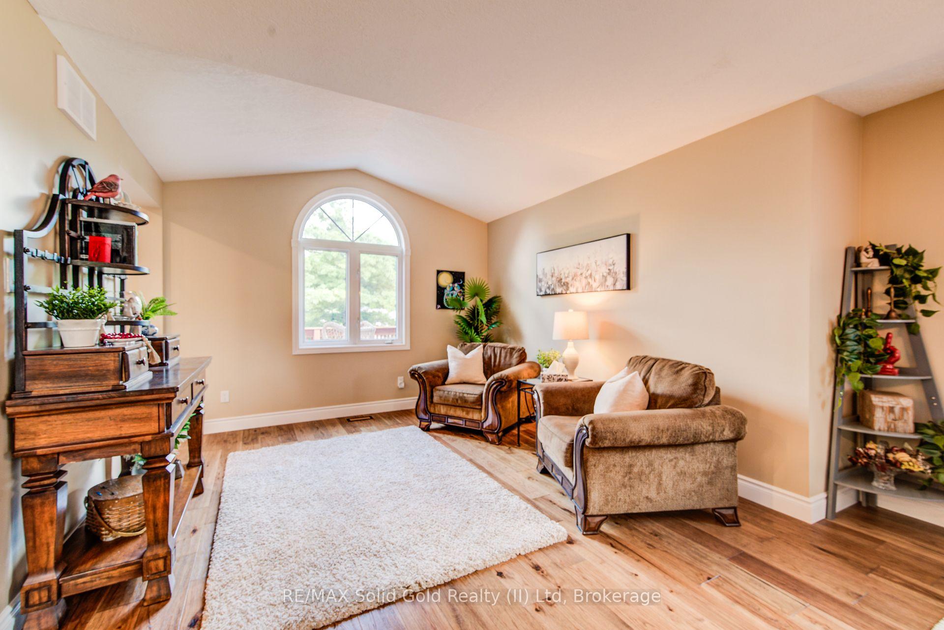 Photo 7 of 110 Glencliffe Court, Kitchener, Grand River North — HOMEH