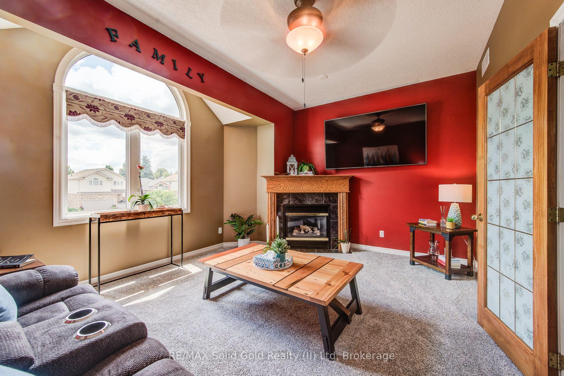 Photo 20 of 110 Glencliffe Court, Kitchener, Grand River North — HOMEH