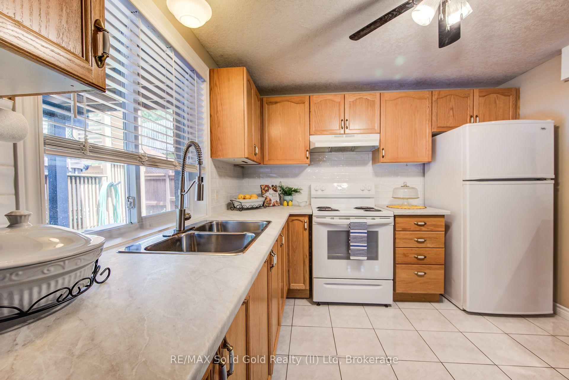 Photo 32 of 110 Glencliffe Court, Kitchener, Grand River North — HOMEH