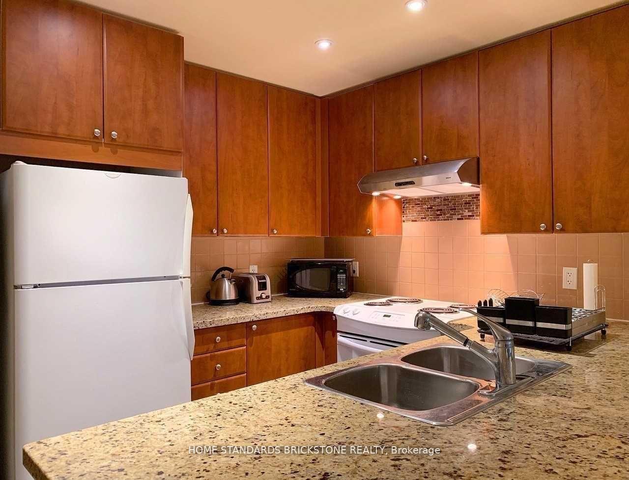 Photo 3 of Unit 908, 85 Bloor Street E, Toronto, Church-Yonge Corridor — HOMEH
