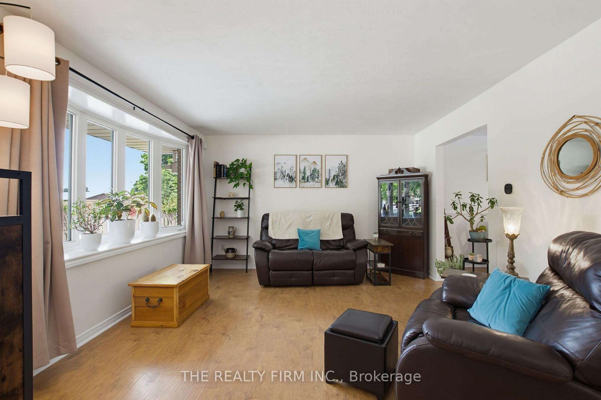 Photo 4 of 493 Maple Street, Strathroy-Caradoc, NW — HOMEH