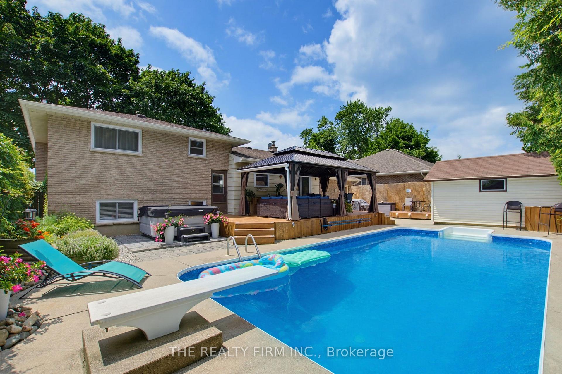 Photo 34 of 493 Maple Street, Strathroy-Caradoc, NW — HOMEH