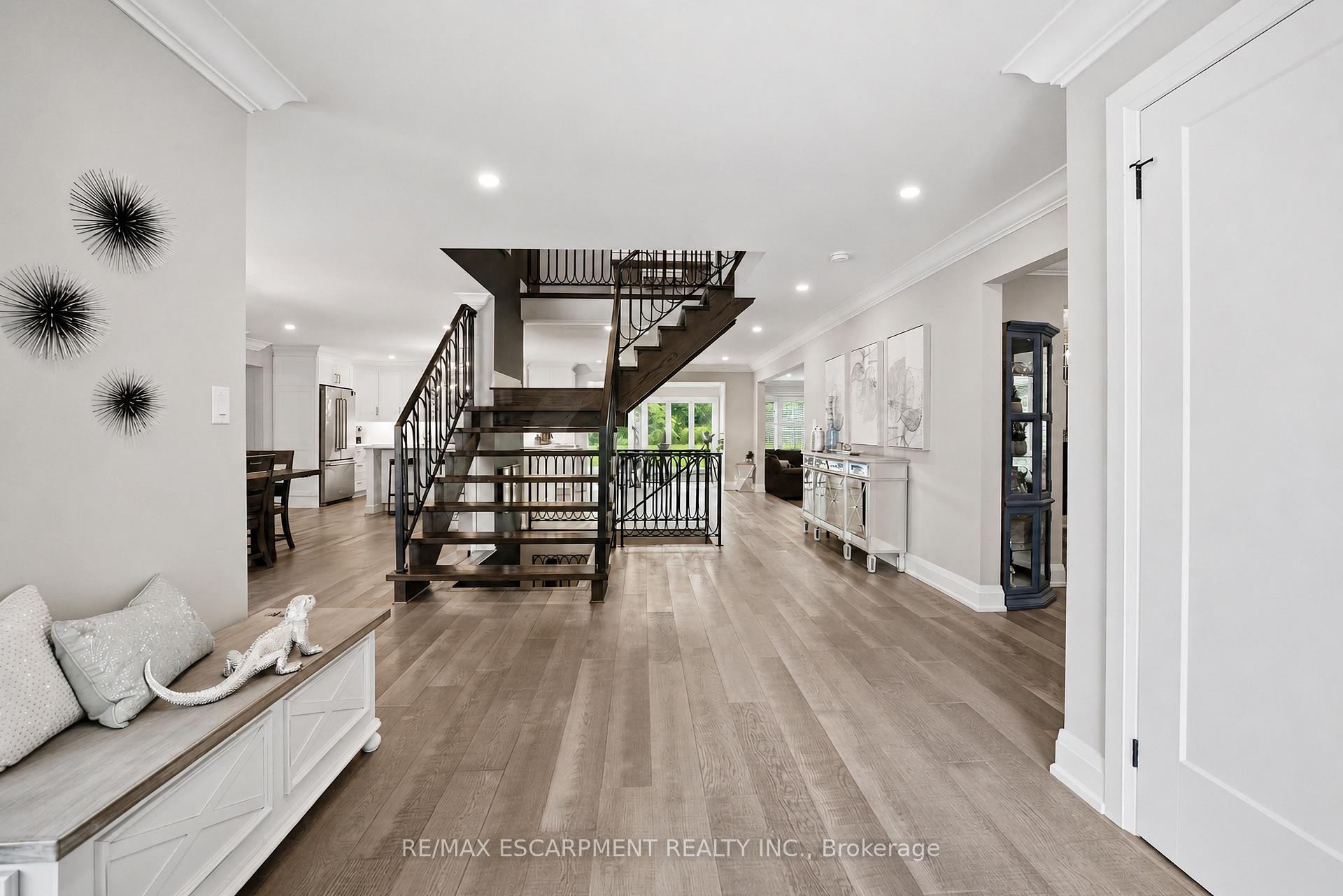 Photo 5 of 81 Flanders Drive, Hamilton, Waterdown — HOMEH