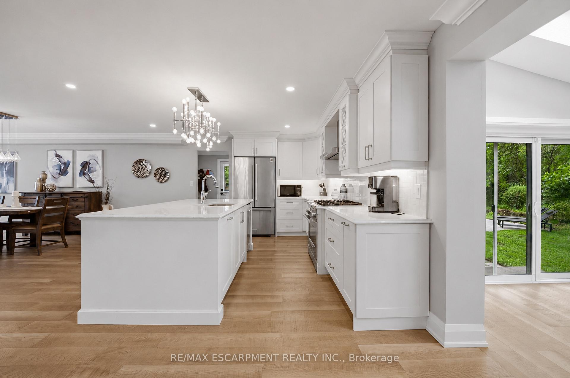 Photo 8 of 81 Flanders Drive, Hamilton, Waterdown — HOMEH