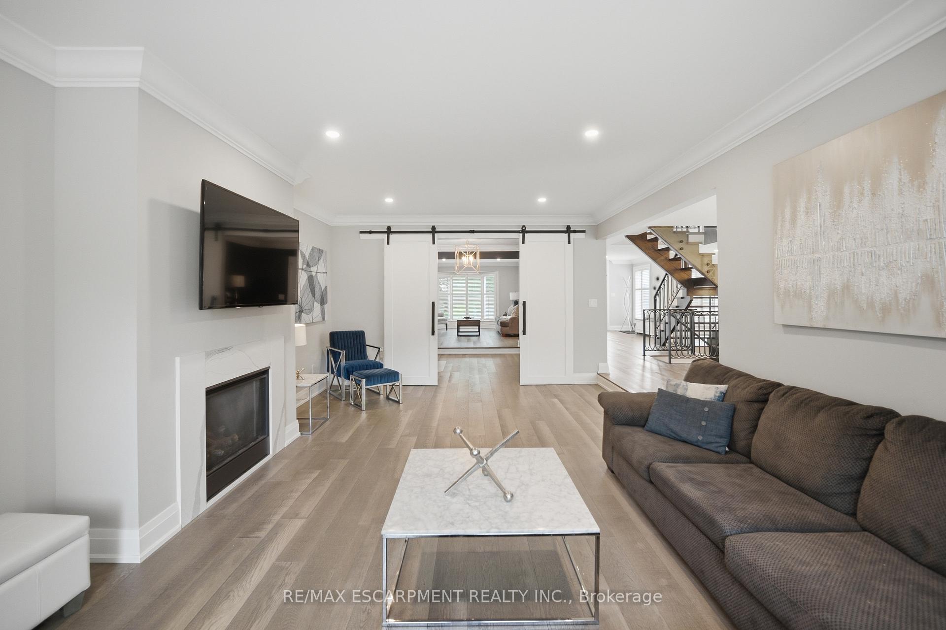 Photo 13 of 81 Flanders Drive, Hamilton, Waterdown — HOMEH