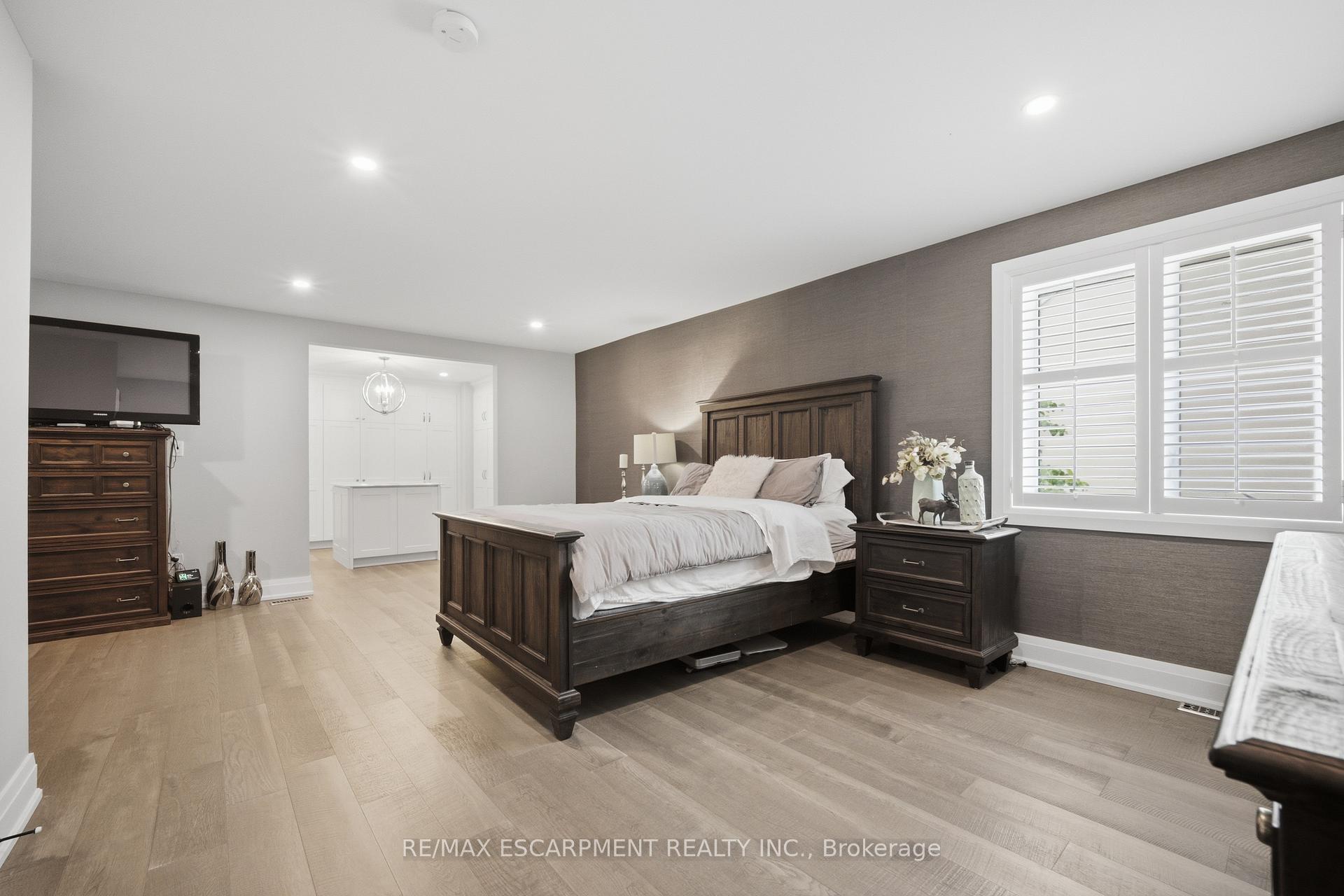 Photo 21 of 81 Flanders Drive, Hamilton, Waterdown — HOMEH