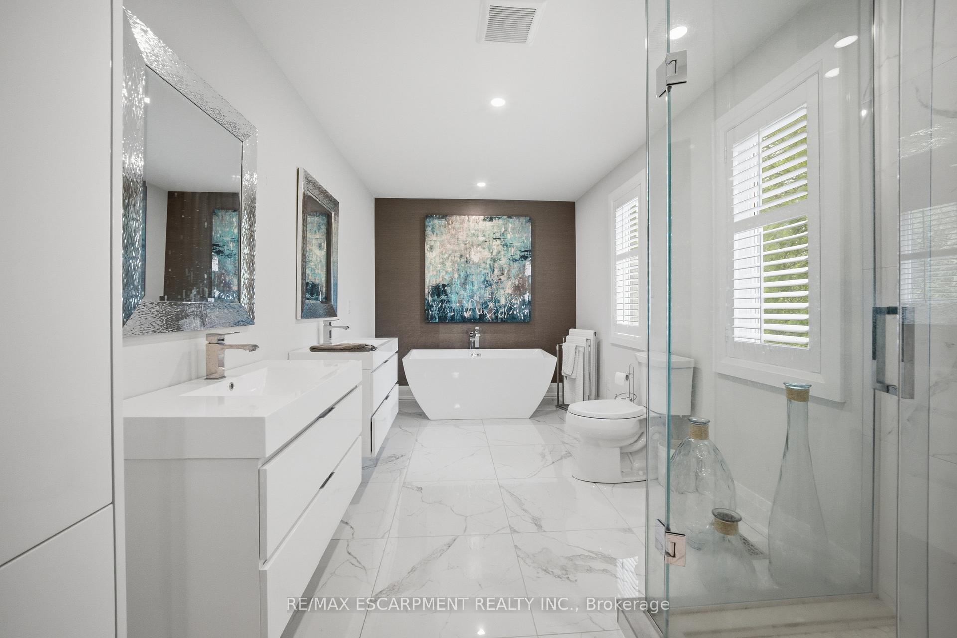 Photo 23 of 81 Flanders Drive, Hamilton, Waterdown — HOMEH