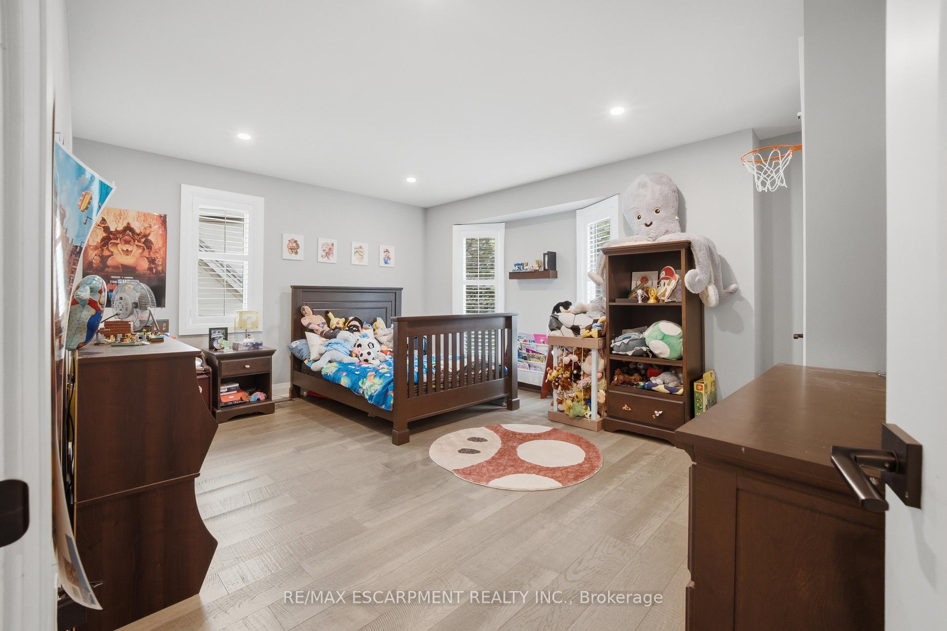 Photo 27 of 81 Flanders Drive, Hamilton, Waterdown — HOMEH