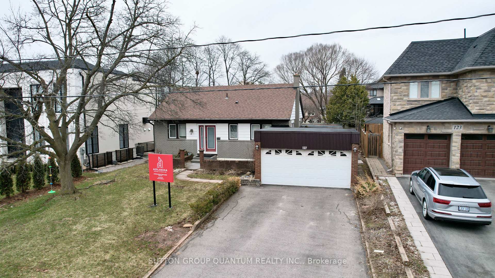 Photo 36 of 127 Mayfield Drive N, Oakville, College Park — HOMEH