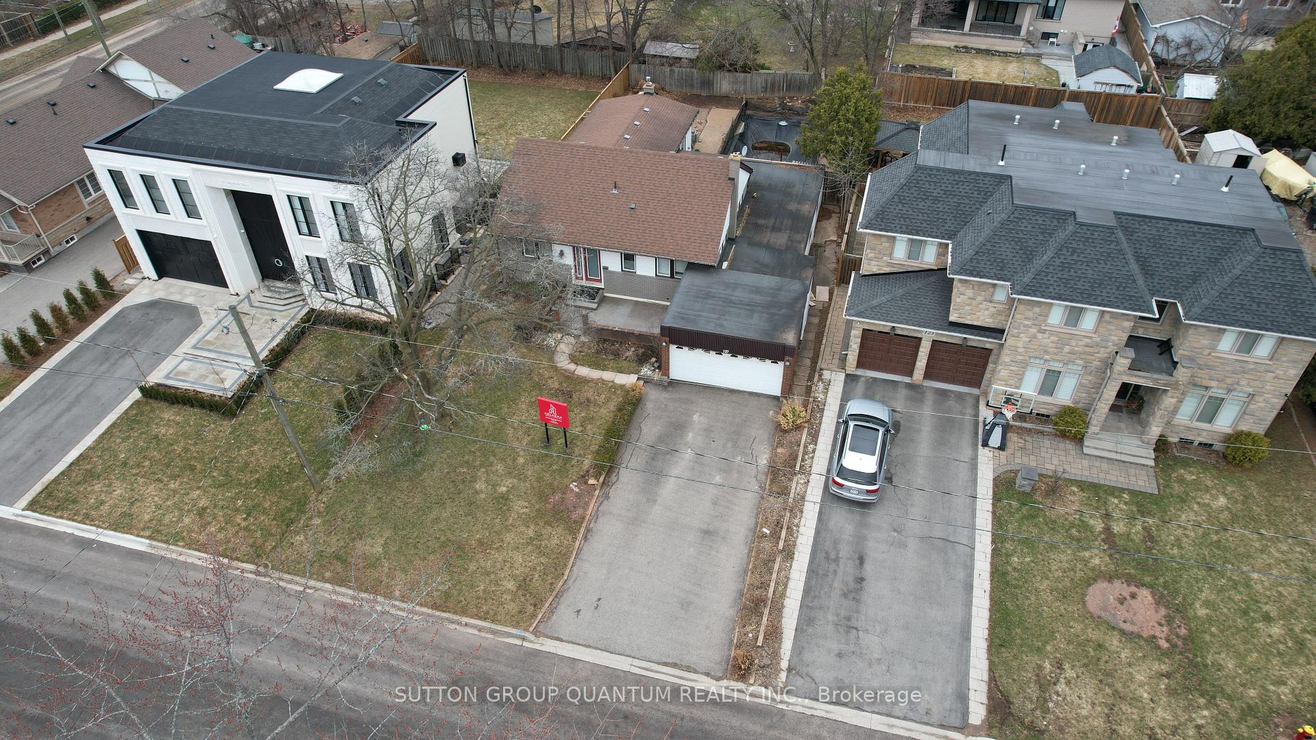 Photo 37 of 127 Mayfield Drive N, Oakville, College Park — HOMEH