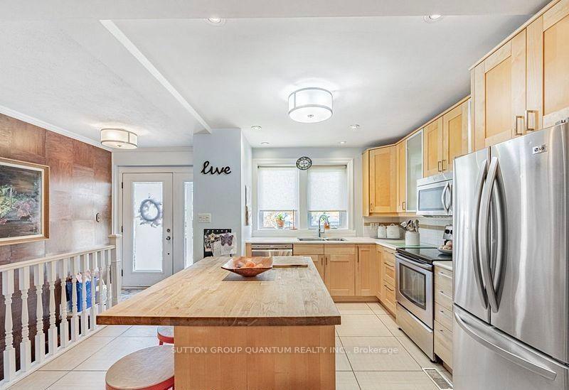 Photo 10 of 127 Mayfield Drive N, Oakville, College Park — HOMEH
