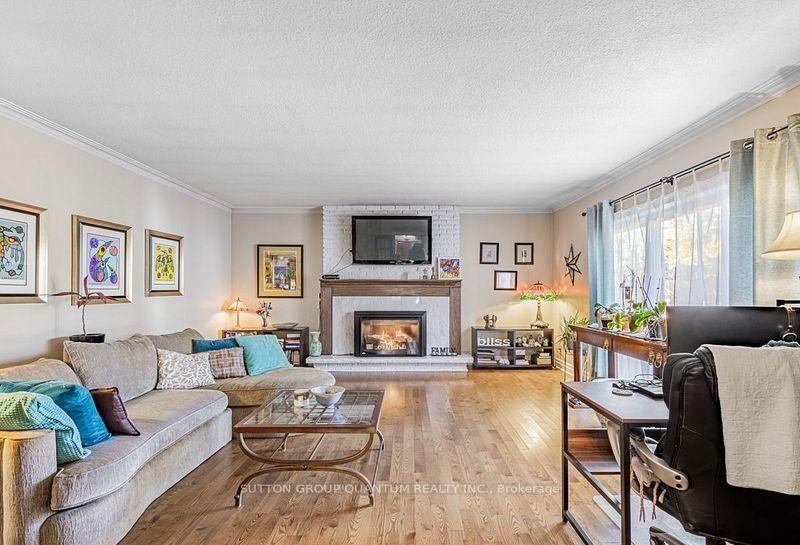 Photo 18 of 127 Mayfield Drive N, Oakville, College Park — HOMEH