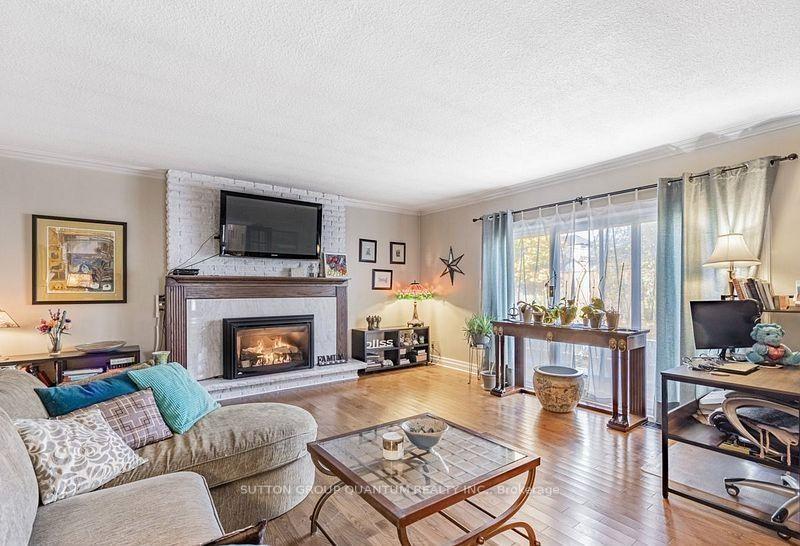 Photo 19 of 127 Mayfield Drive N, Oakville, College Park — HOMEH