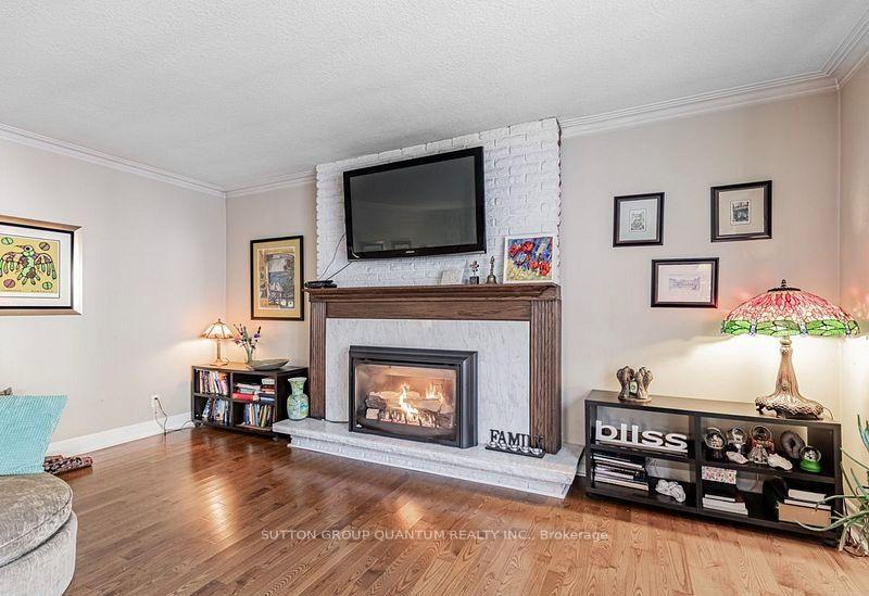 Photo 20 of 127 Mayfield Drive N, Oakville, College Park — HOMEH