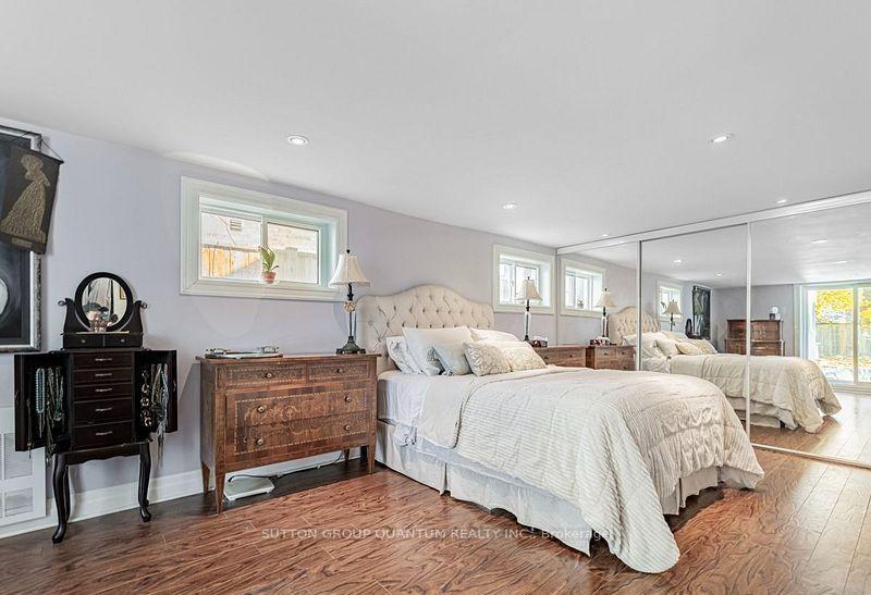 Photo 28 of 127 Mayfield Drive N, Oakville, College Park — HOMEH