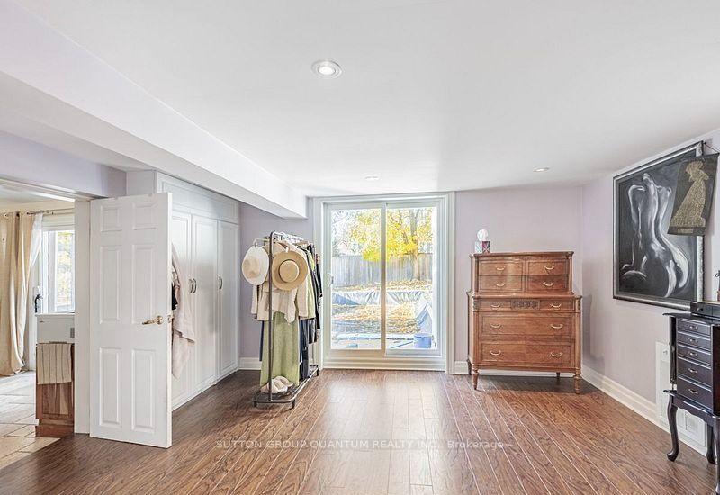 Photo 30 of 127 Mayfield Drive N, Oakville, College Park — HOMEH
