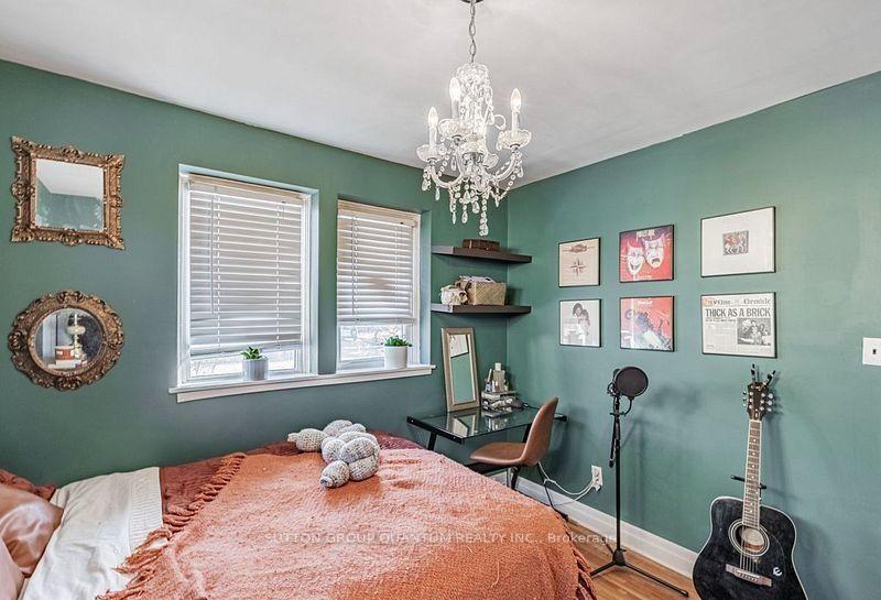 Photo 32 of 127 Mayfield Drive N, Oakville, College Park — HOMEH