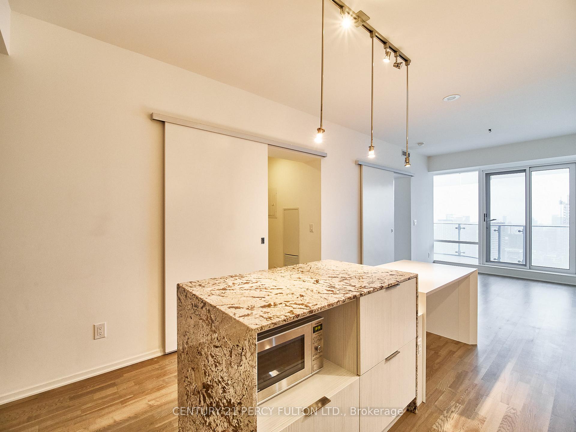 Photo 7 of Unit 3605, 1 Bloor Street E, Toronto, Church-Yonge Corridor — HOMEH