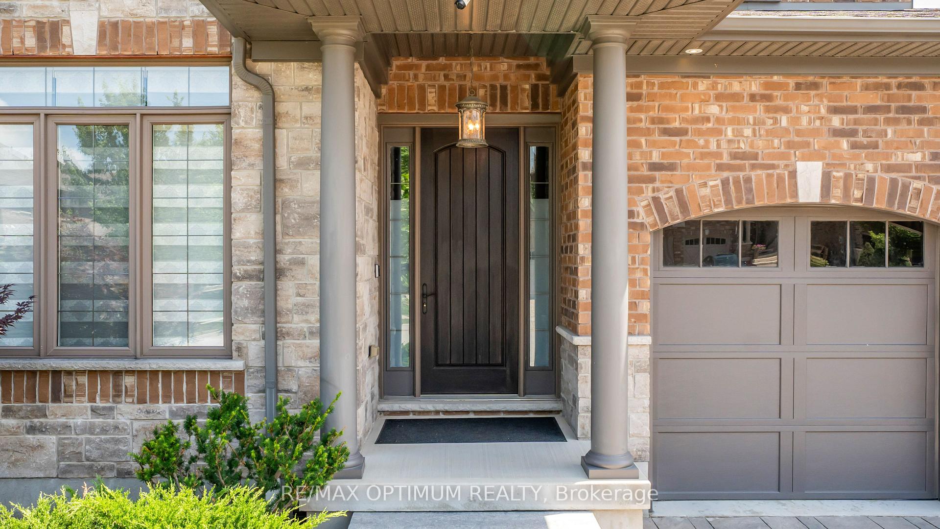 Photo 3 of 829 Copper Ridge Drive, Waterloo, Eastbridge — HOMEH