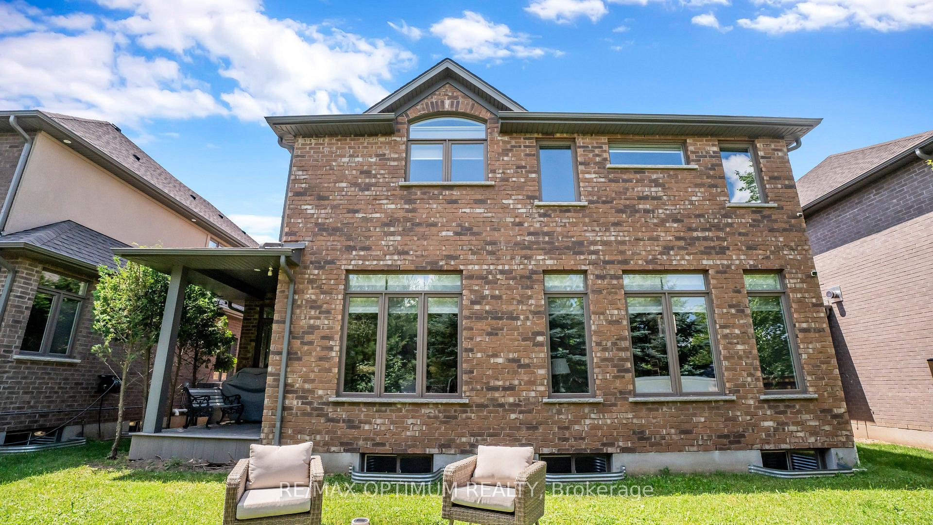 Photo 33 of 829 Copper Ridge Drive, Waterloo, Eastbridge — HOMEH