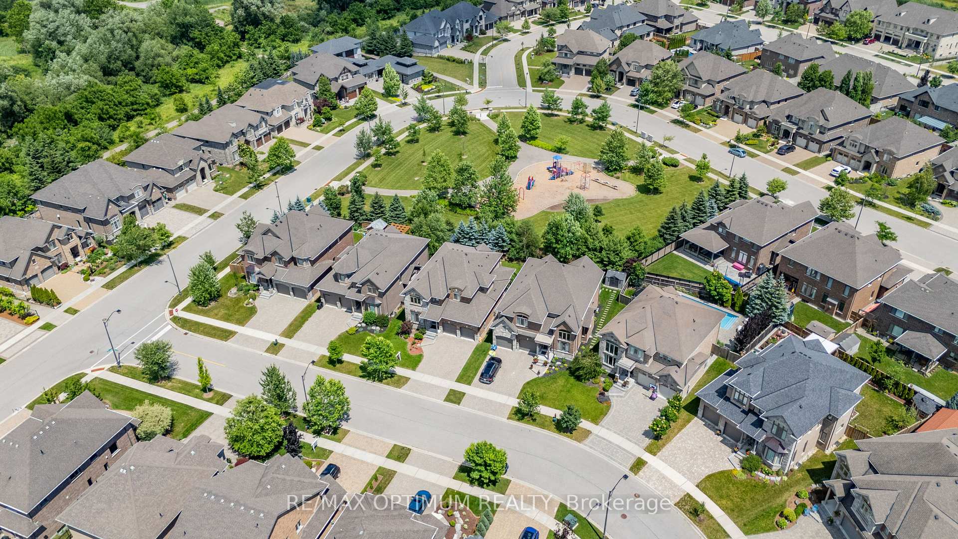 Photo 35 of 829 Copper Ridge Drive, Waterloo, Eastbridge — HOMEH