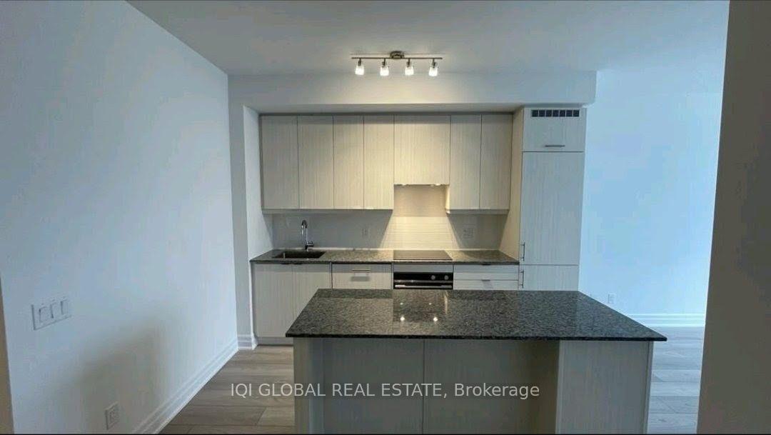 Photo 3 of 36 Elm Drive, Mississauga, Fairview — HOMEH