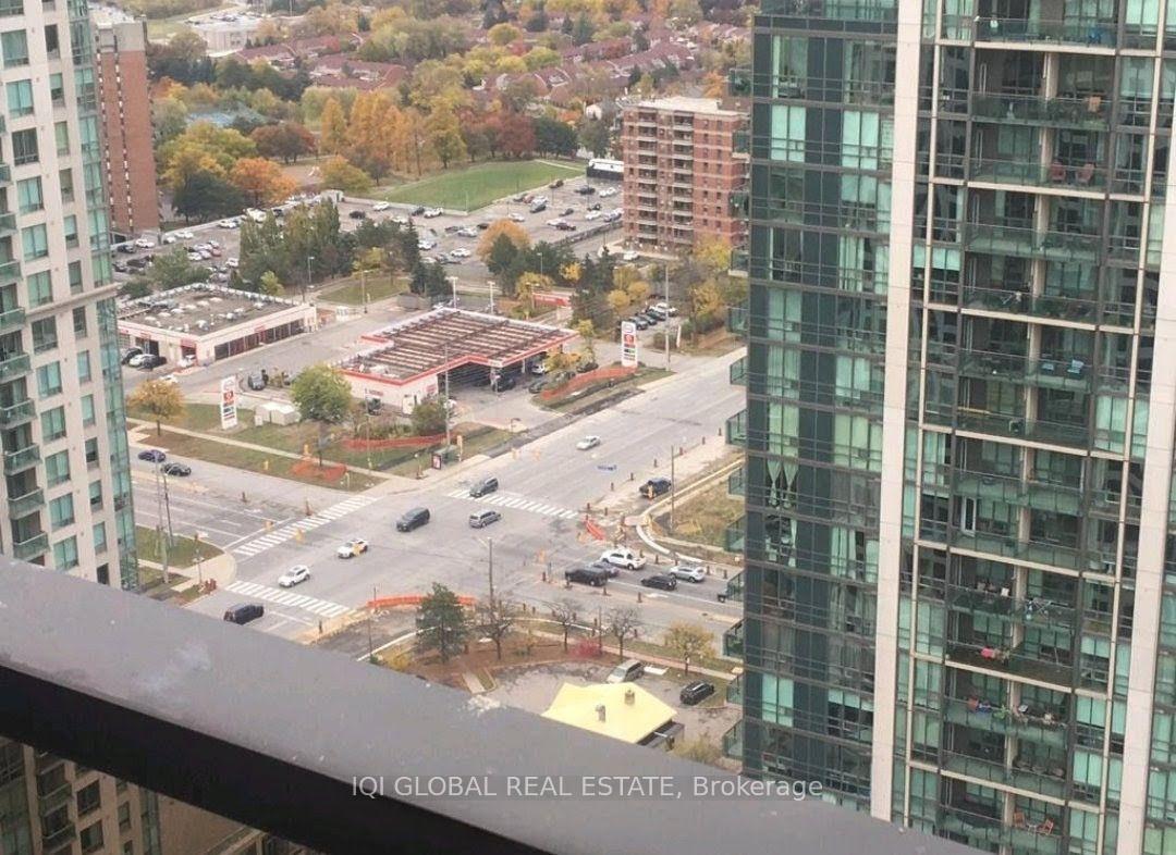 Photo 13 of 36 Elm Drive, Mississauga, Fairview — HOMEH