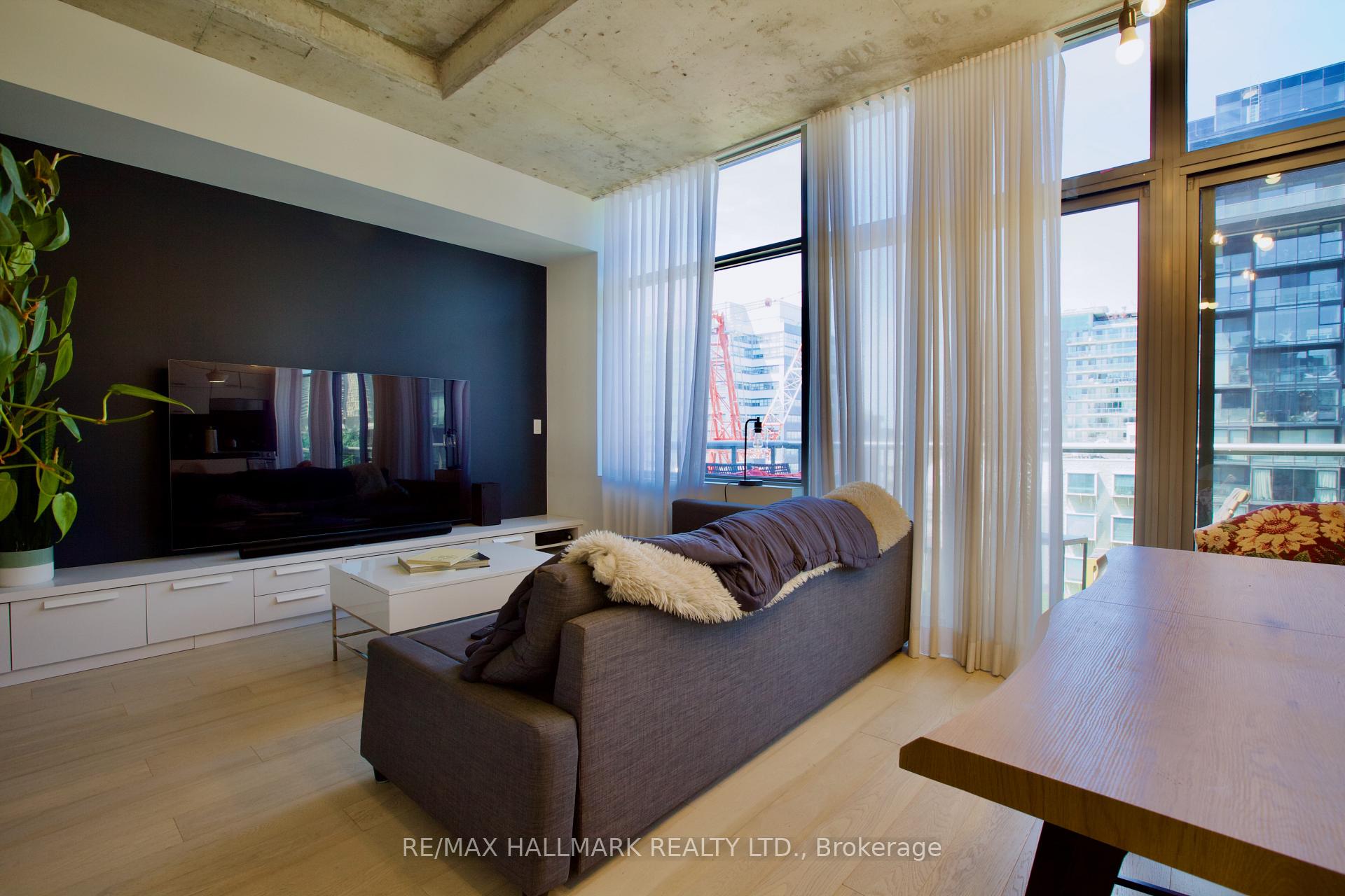Photo 3 of Unit 1010, 55 Stewart Street, Toronto, Waterfront Communities — HOMEH