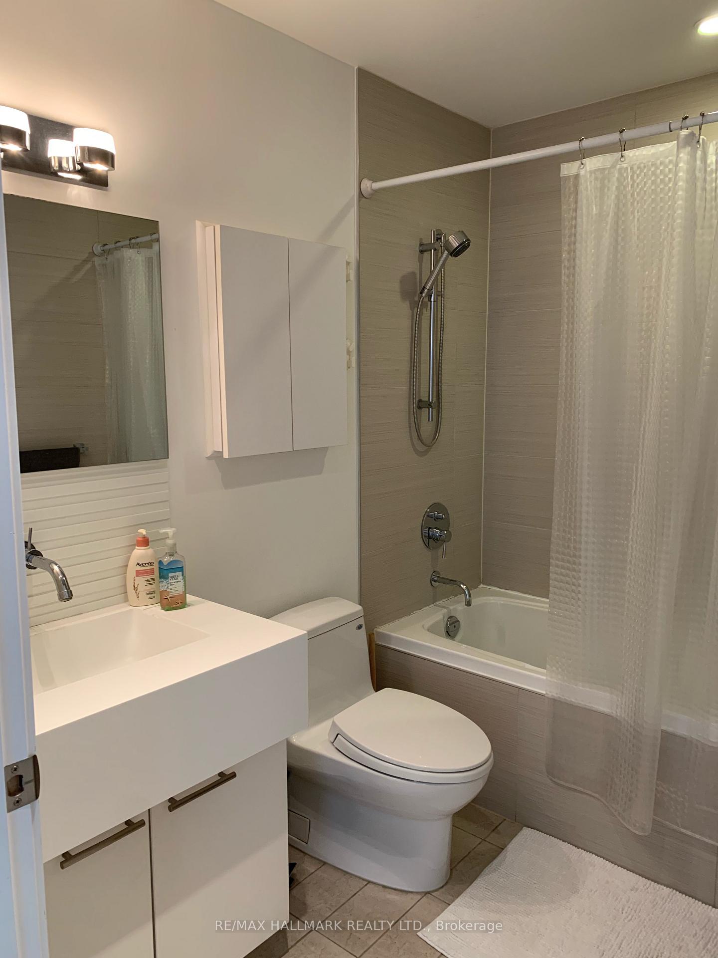 Photo 9 of Unit 1010, 55 Stewart Street, Toronto, Waterfront Communities — HOMEH