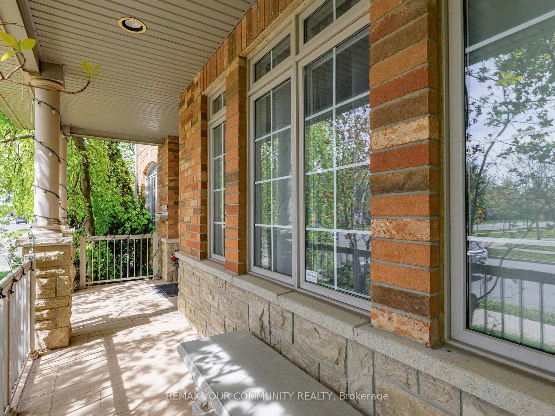 Photo 2 of 507 Autumn Hill Boulevard, Vaughan, Patterson — HOMEH