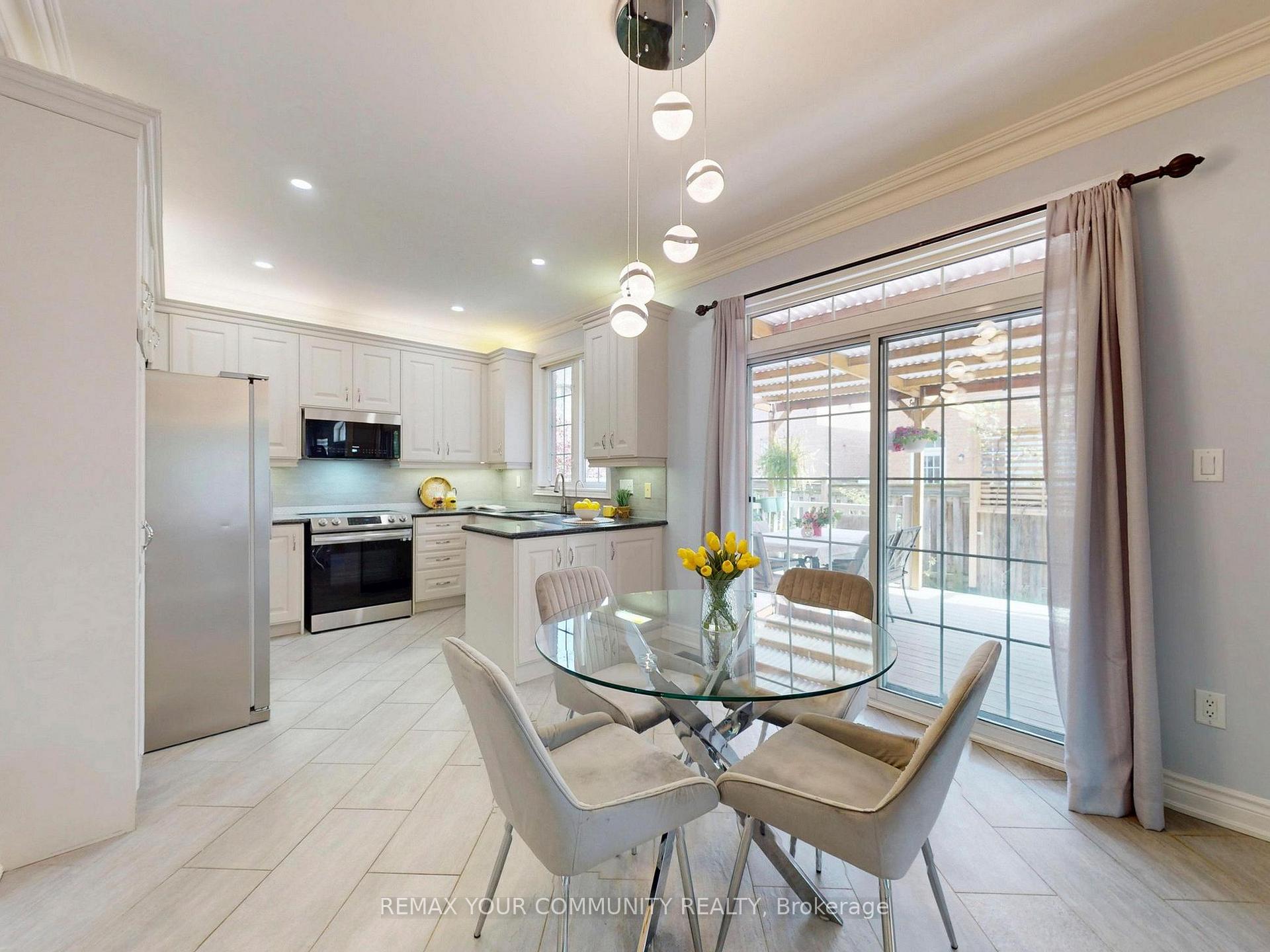 Photo 9 of 507 Autumn Hill Boulevard, Vaughan, Patterson — HOMEH