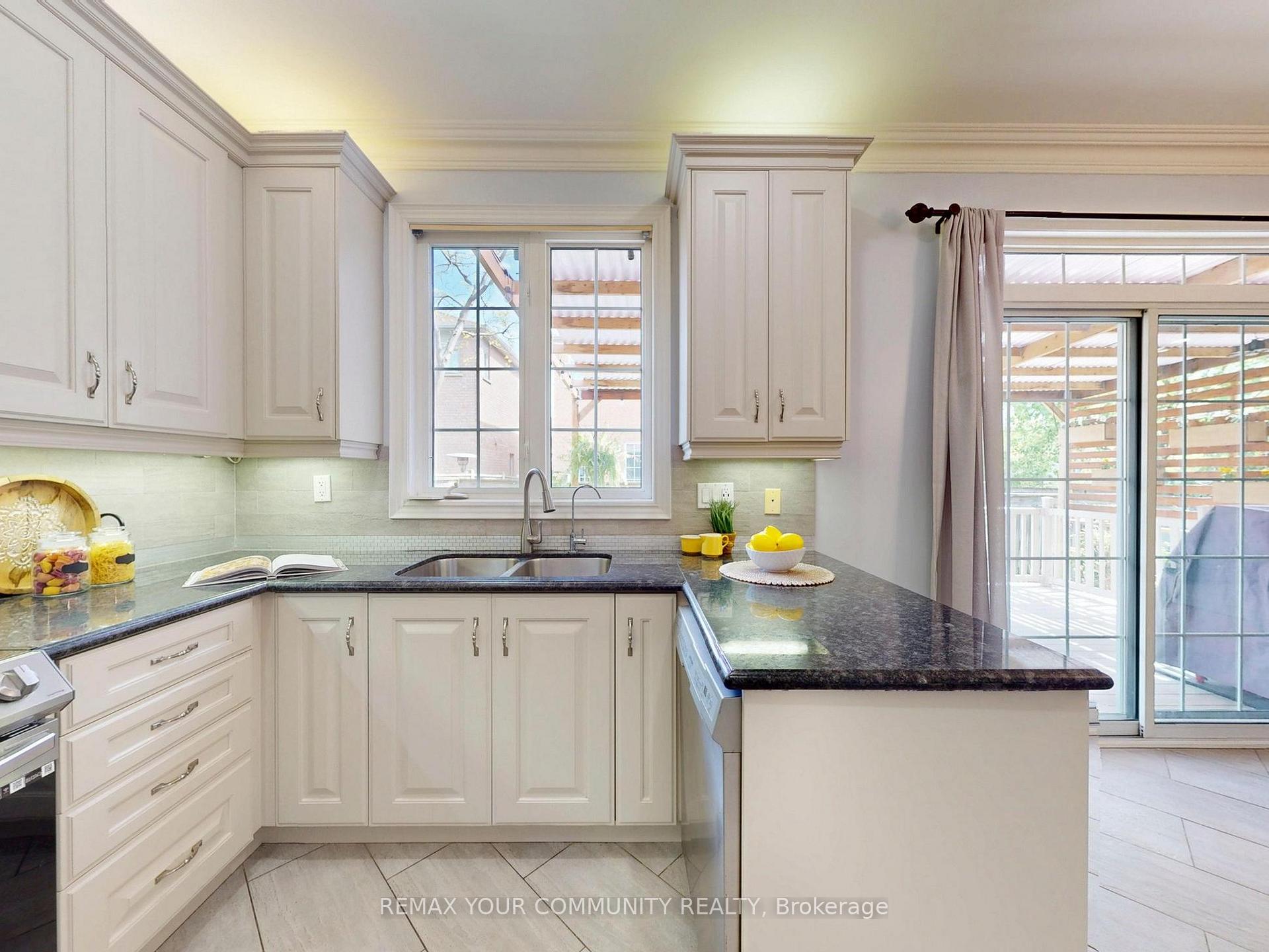Photo 11 of 507 Autumn Hill Boulevard, Vaughan, Patterson — HOMEH
