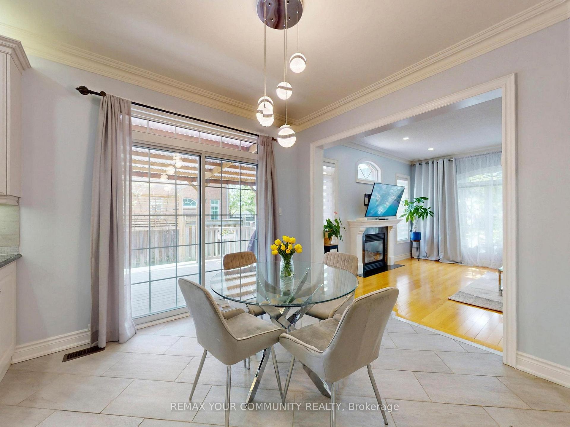 Photo 12 of 507 Autumn Hill Boulevard, Vaughan, Patterson — HOMEH