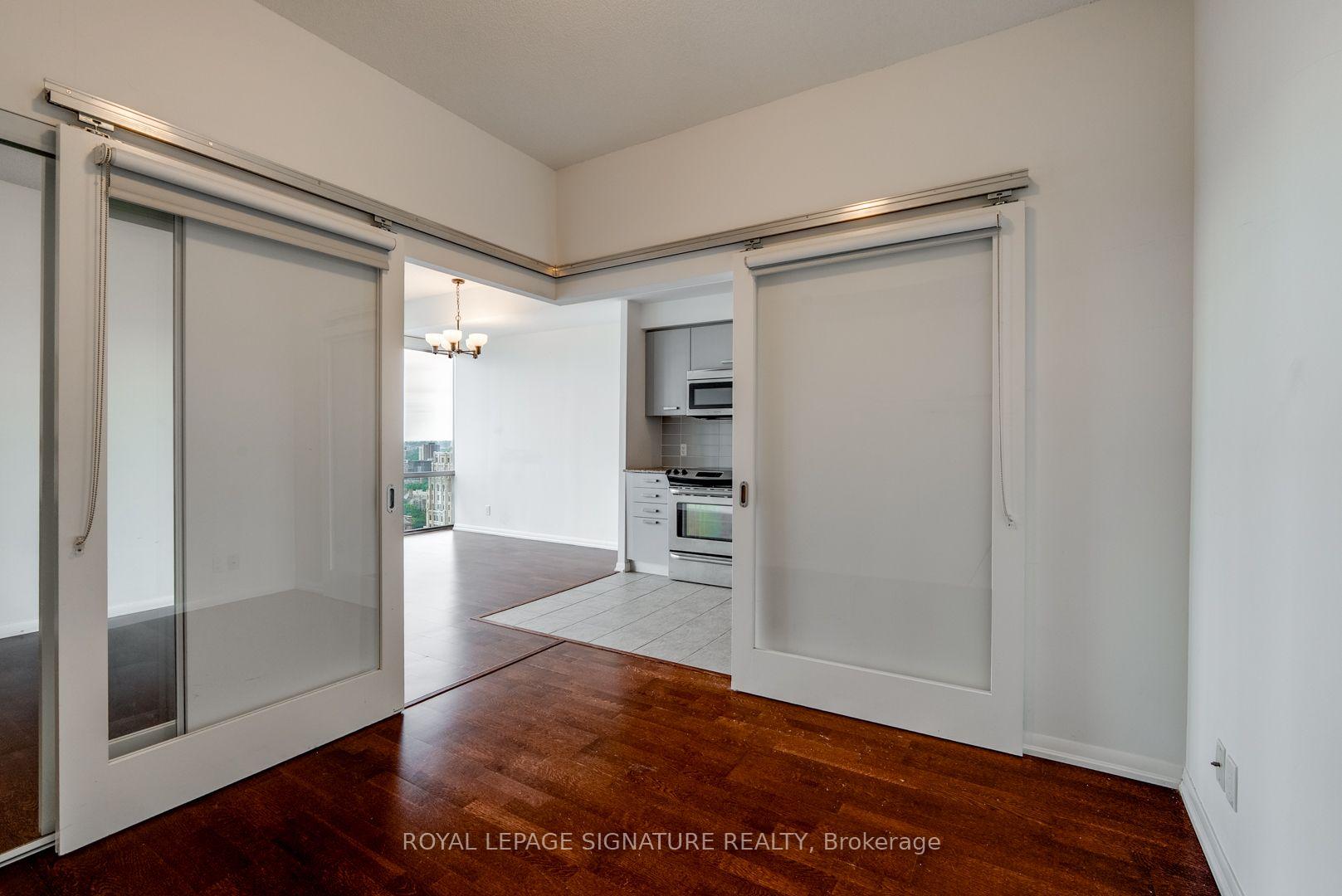 Photo 6 of Unit 2501, 832 Bay Street, Toronto, Bay Street Corridor — HOMEH
