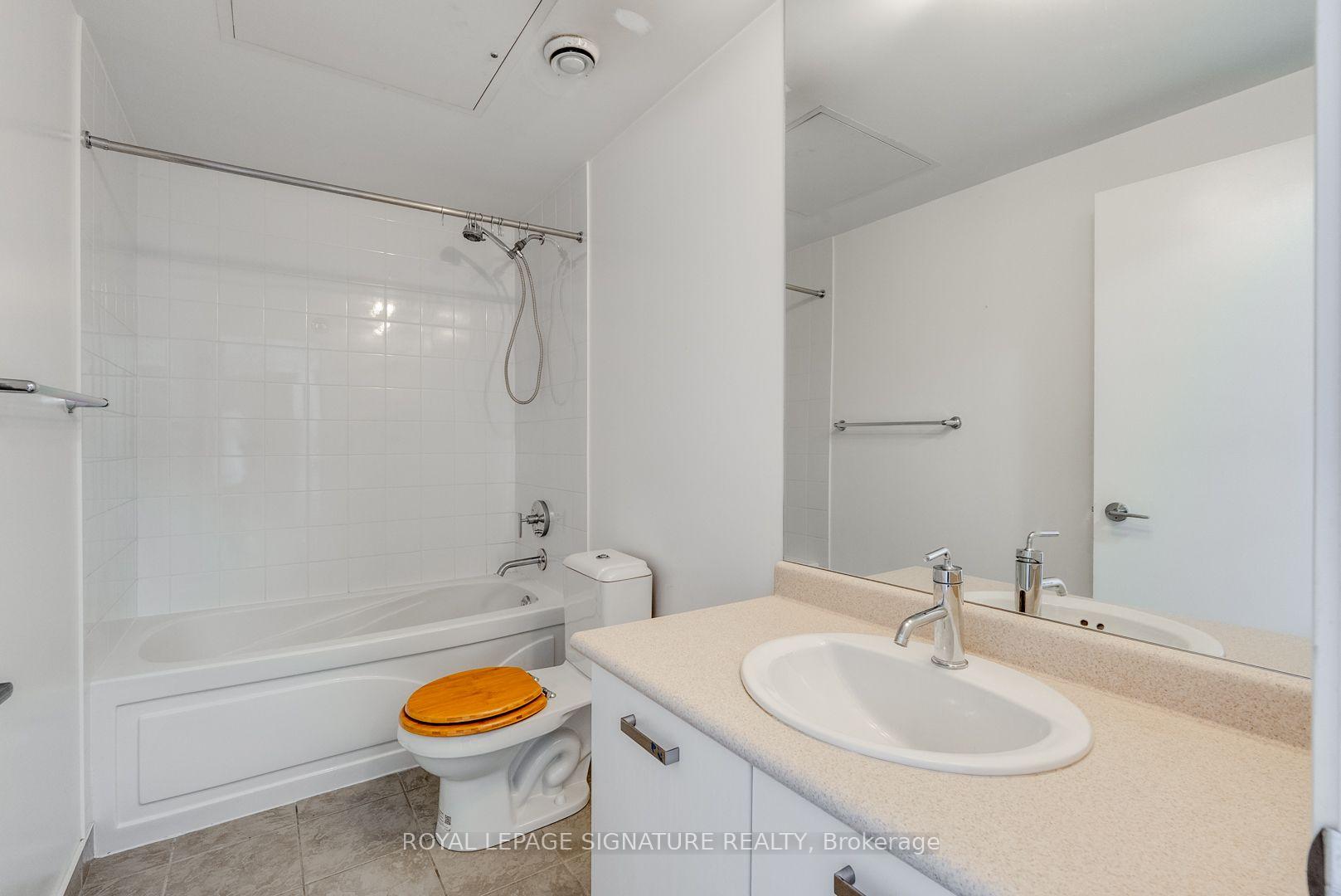 Photo 7 of Unit 2501, 832 Bay Street, Toronto, Bay Street Corridor — HOMEH