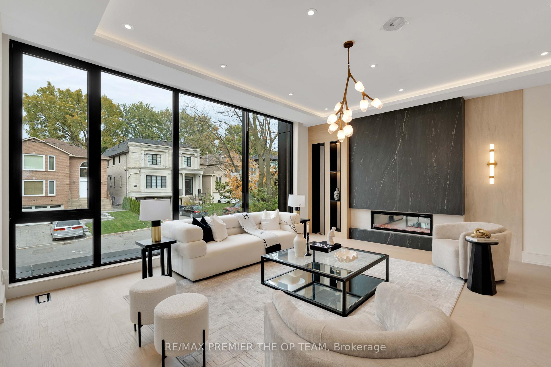 Photo 7 of 487 Coldstream Avenue, Toronto, Bedford Park-Nortown — HOMEH