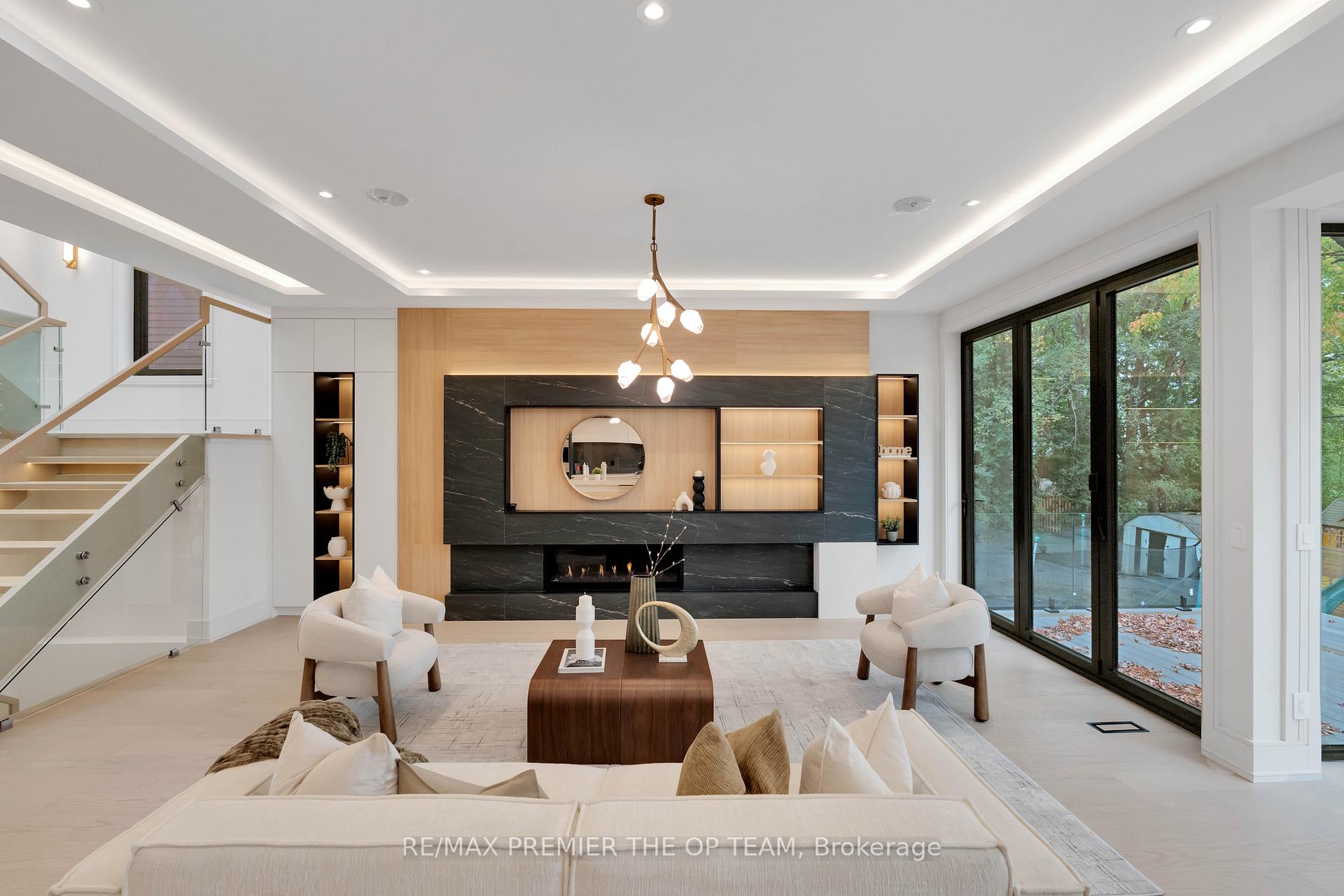Photo 12 of 487 Coldstream Avenue, Toronto, Bedford Park-Nortown — HOMEH