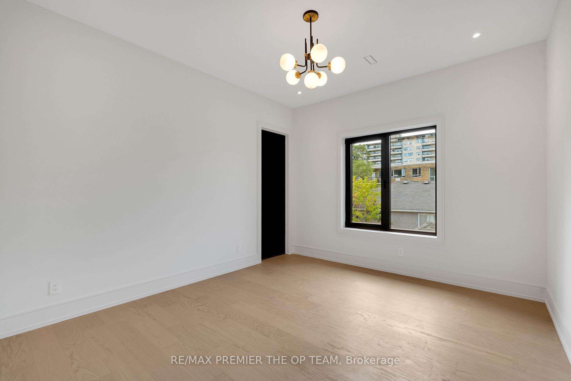 Photo 31 of 487 Coldstream Avenue, Toronto, Bedford Park-Nortown — HOMEH