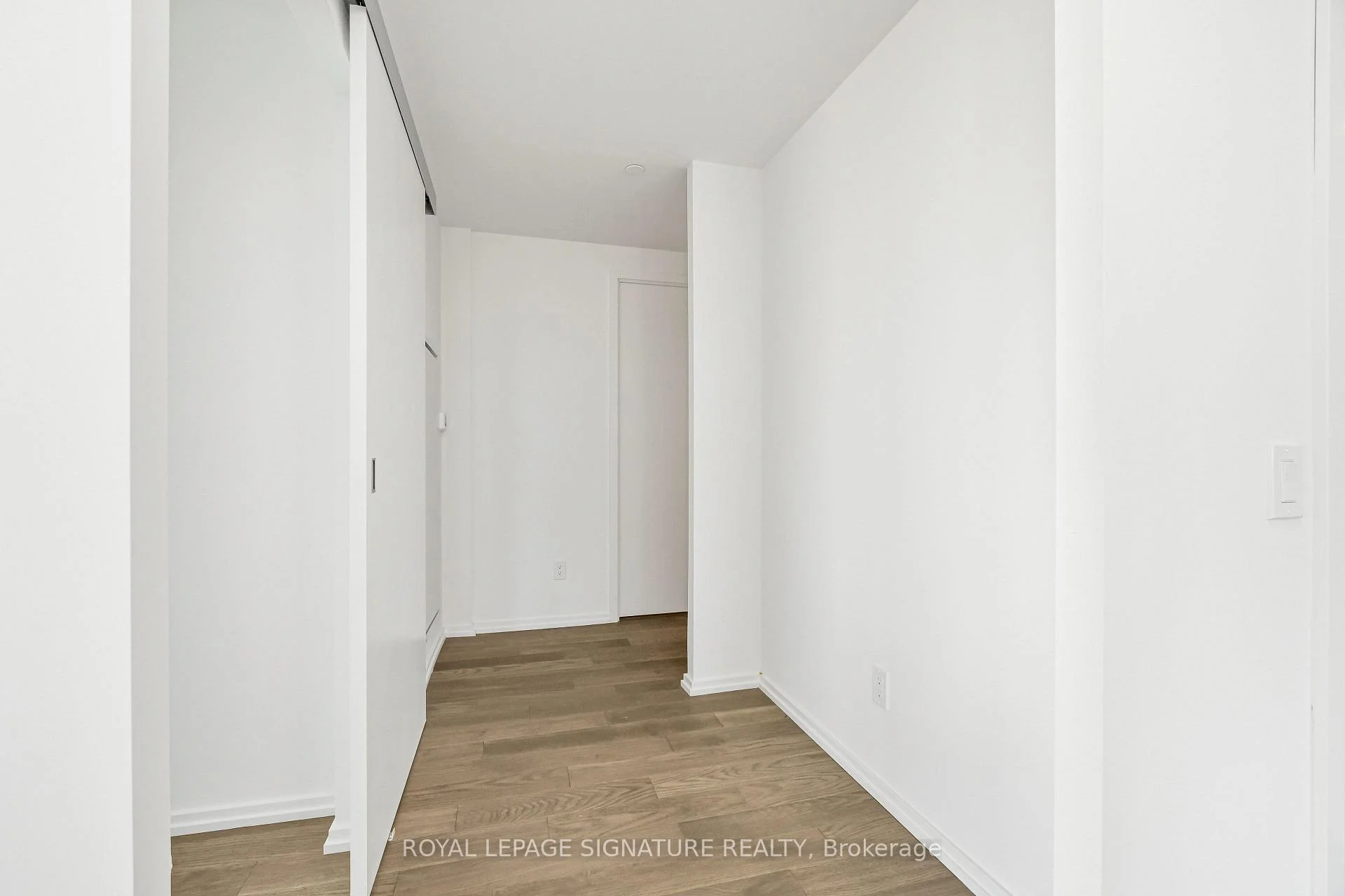 Photo 5 of Unit 2811, 5 Soudan Avenue, Toronto, Mount Pleasant West — HOMEH