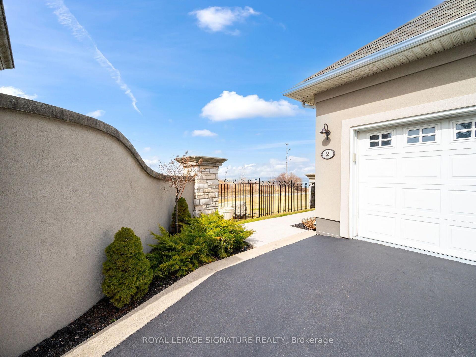 Photo 4 of Unit 2, 484 Millen Road, Hamilton, Stoney Creek — HOMEH