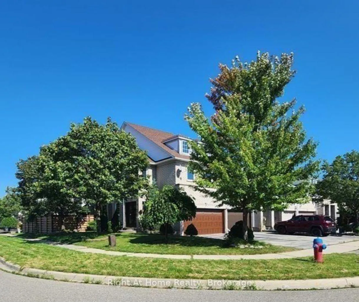 Front of 2070 White Dove Circle