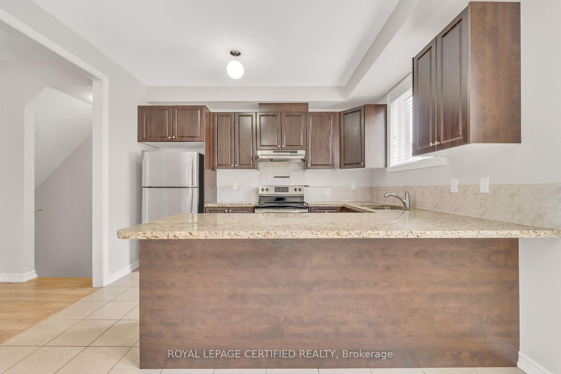 Photo 2 of 13 Shiff Crescent, Brampton, Heart Lake East — HOMEH