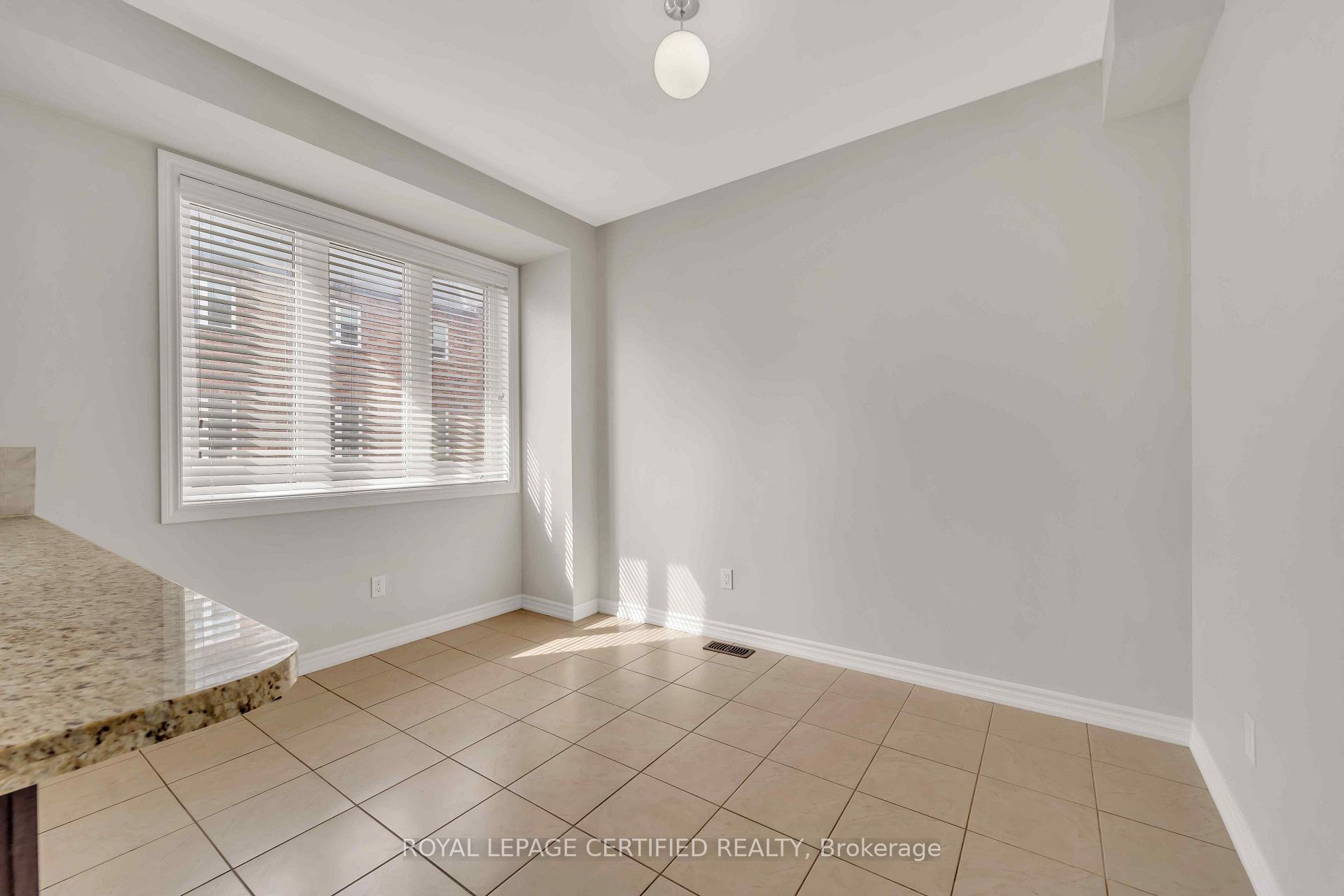 Photo 3 of 13 Shiff Crescent, Brampton, Heart Lake East — HOMEH