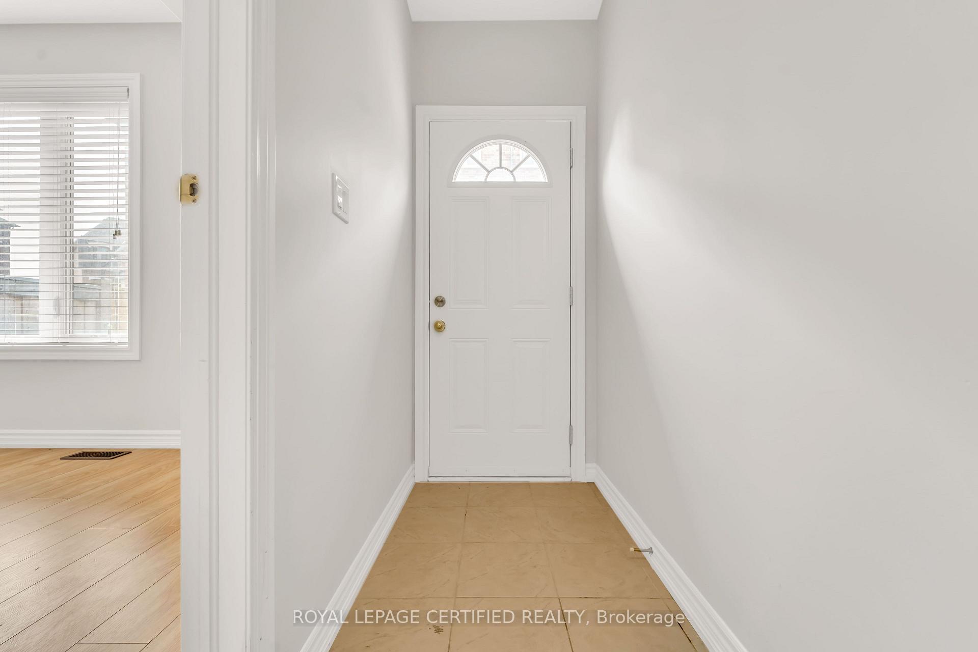 Photo 16 of 13 Shiff Crescent, Brampton, Heart Lake East — HOMEH
