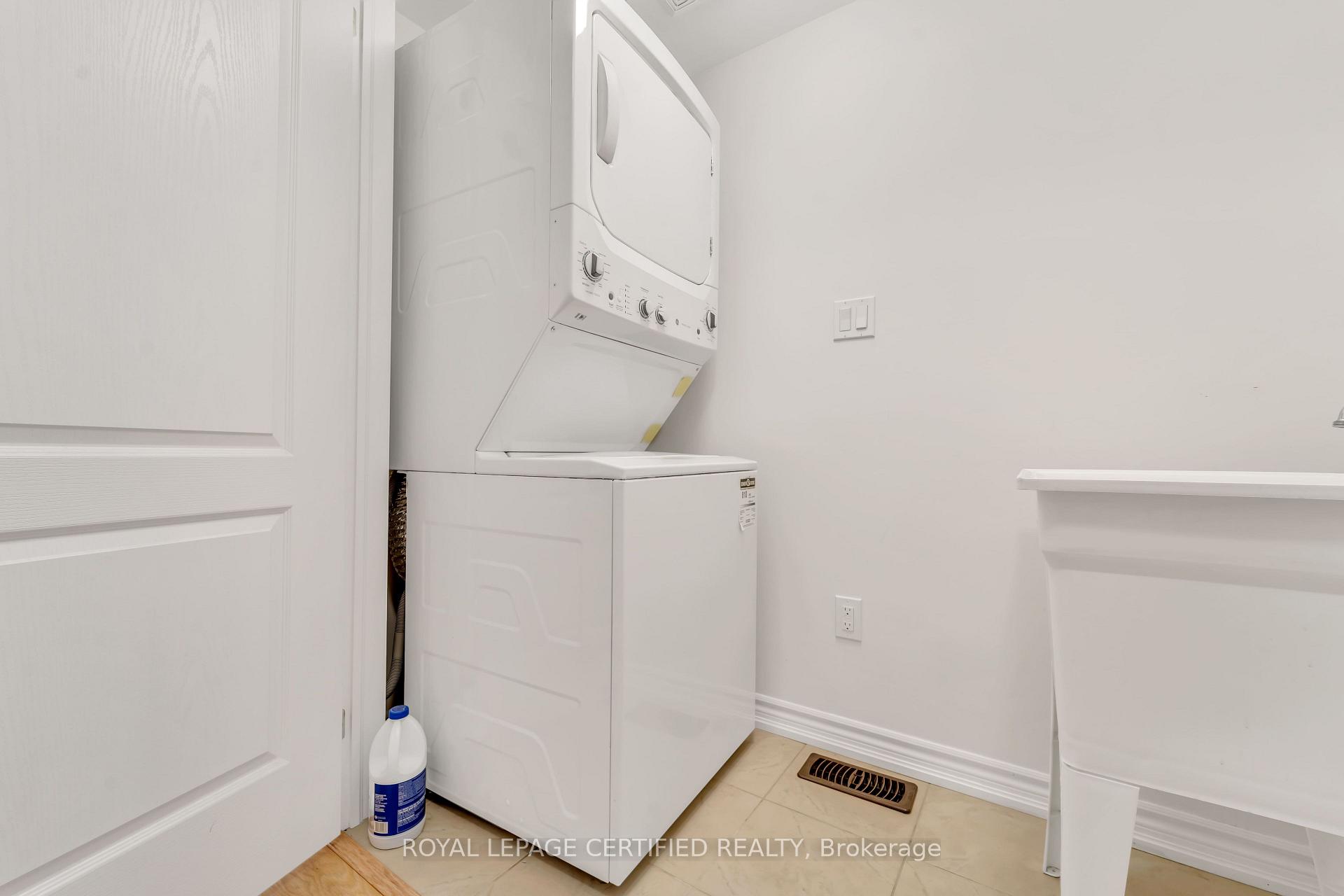 Photo 19 of 13 Shiff Crescent, Brampton, Heart Lake East — HOMEH