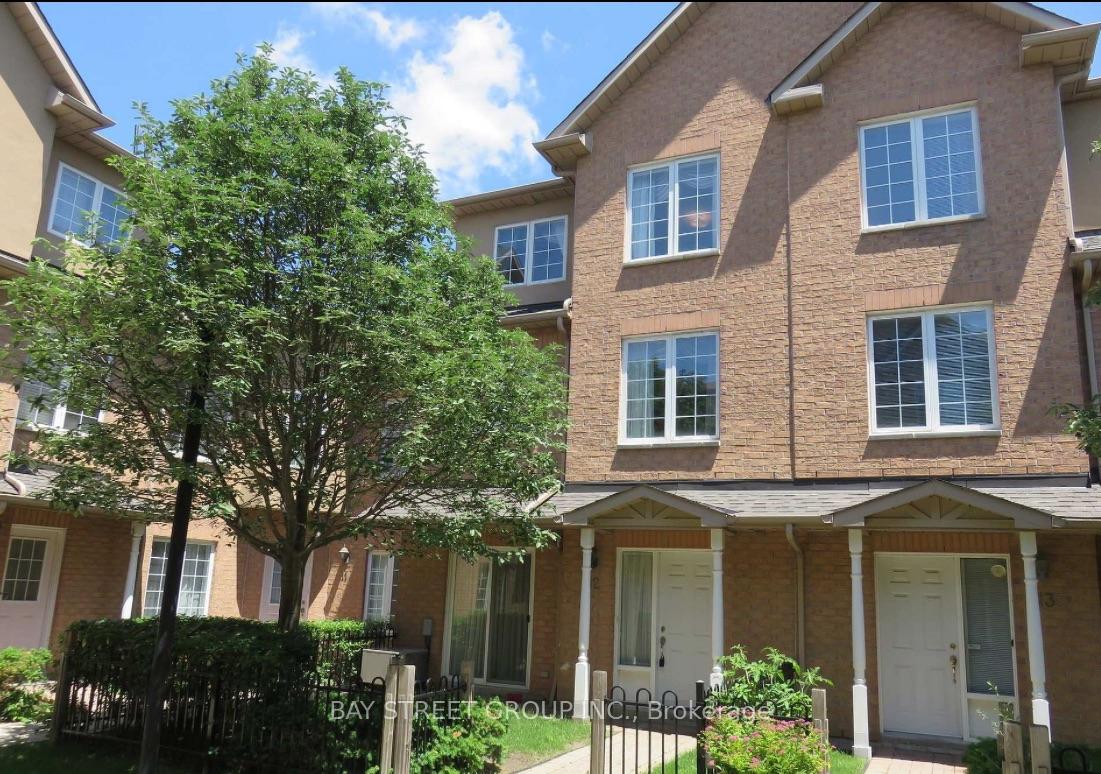 Photo 1 of Unit 16, 20 St Moritz Way, Markham, Unionville — HOMEH