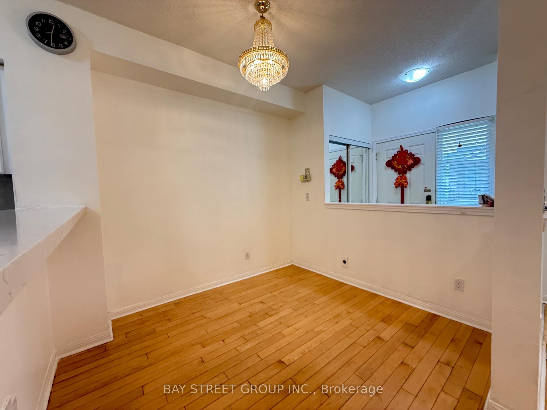 Photo 7 of Unit 16, 20 St Moritz Way, Markham, Unionville — HOMEH