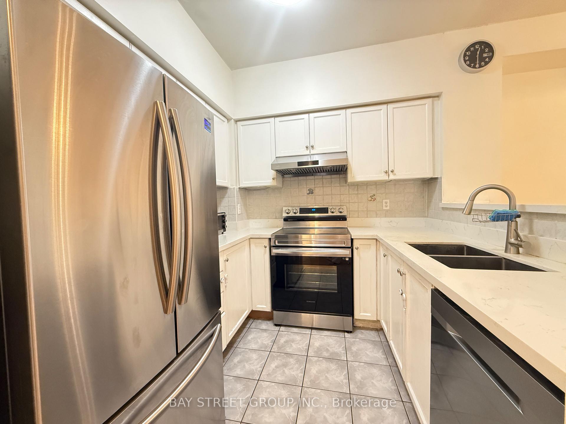 Photo 9 of Unit 16, 20 St Moritz Way, Markham, Unionville — HOMEH